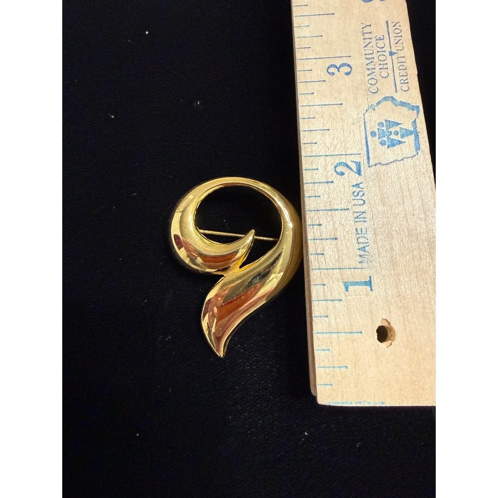 Vintage Gold Tone Abstract Swirl Brooch‎ High Shine Minimalist Lapel Pin Lagen